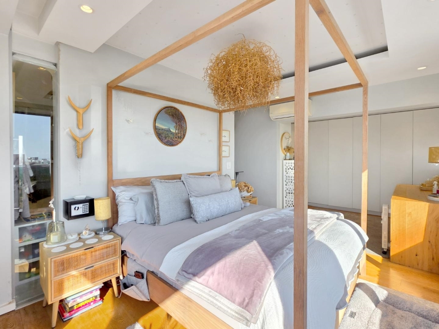 3 Bedroom Property for Sale in Sea Point Western Cape